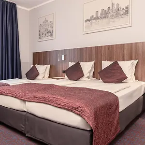 فندق Ramada By Wyndham Frankfurt Station, فرانكفورت