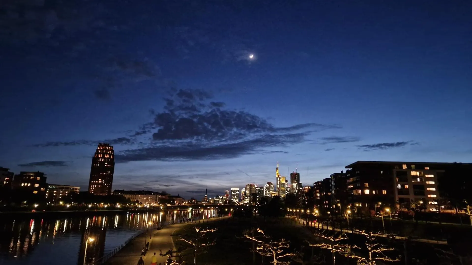 Super Location In Frankfurt Am Main Apartment